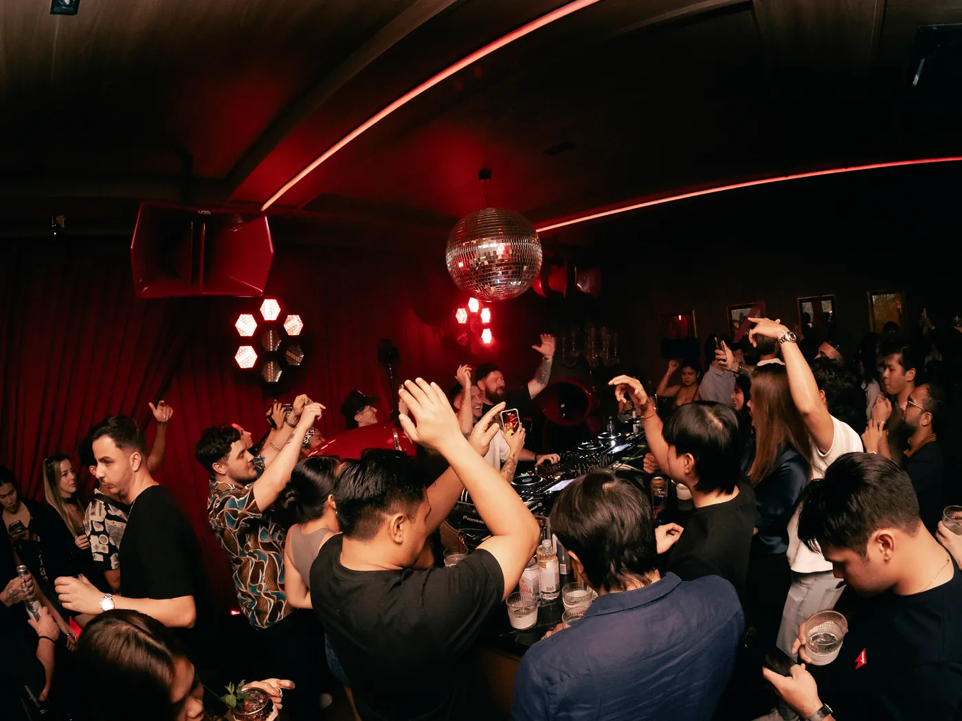 Baccarat Bangkok crowd